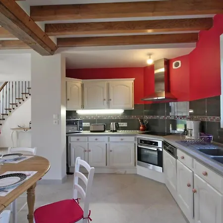 Holiday home Maison De Charme Avec Grand Jardin, 4 Chambres, 3 Salles De Bain, Garage, Wifi, Cheminee Et Terrasse - Fr-1-497-115