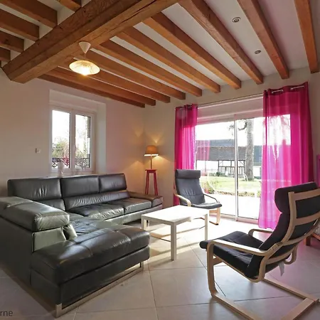 Maison Spacieuse A St Denis De Villenette Avec Jardin Clos - Fr-1-497-115 *