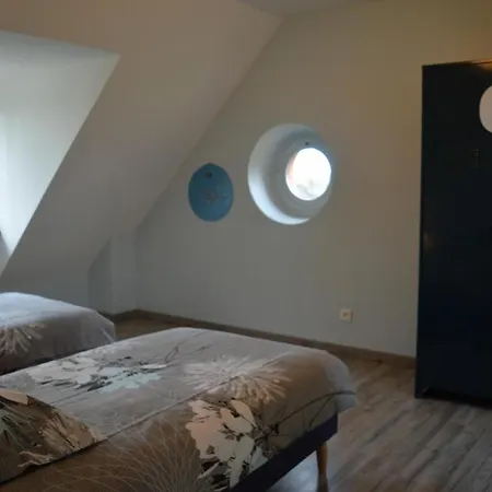 Maison Spacieuse A St Denis De Villenette Avec Jardin Clos - Fr-1-497-115 *