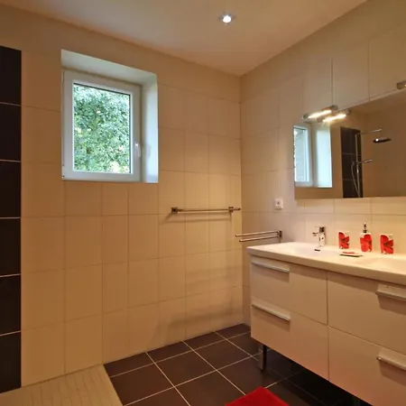 Maison Spacieuse A St Denis De Villenette Avec Jardin Clos - Fr-1-497-115 * Saint-Denis-de-Villenette