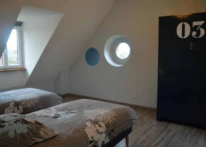 Charmante Maison Avec Jardin Clos Et Cheminée, Idéale En Famille - Fr-1-497-115 *