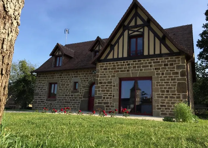 Hébergement de vacances Charmante Maison Avec Jardin Clos Et Cheminée, Idéale En Famille - Fr-1-497-115 *