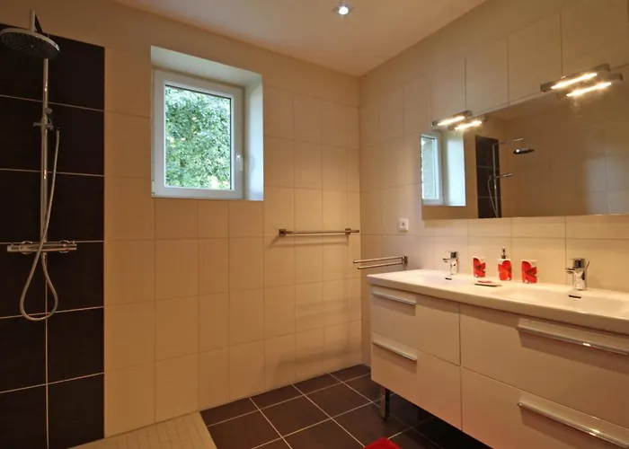 Charmante Maison Avec Jardin Clos Et Cheminée, Idéale En Famille - Fr-1-497-115 * Saint-Denis-de-Villenette