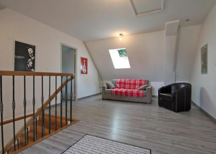 Charmante Maison Avec Jardin Clos Et Cheminée, Idéale En Famille - Fr-1-497-115 *